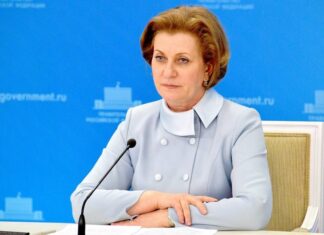 Попова призвала россиян провести майские праздники в кругу семьи