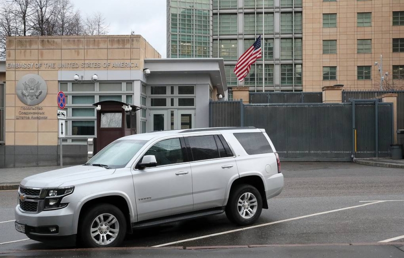 Посольство США в России сократит штат на 75%