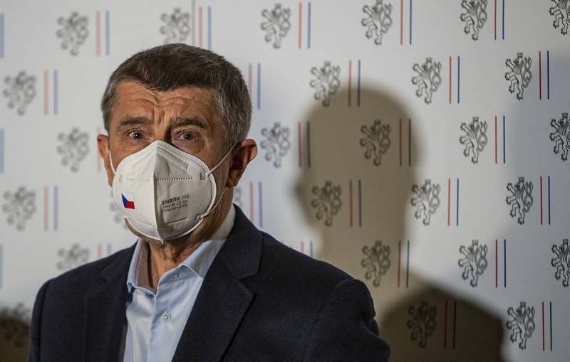 Премьер Чехии заявил, что изучается лишь одна версия взрывов во Врбетице