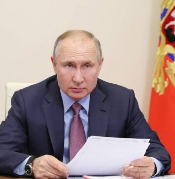 Путин поручил ФАС до 15 мая доложить ему результаты проверок роста цен на жилье