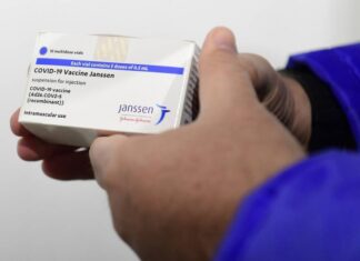 Регулятор США отложил решение по вакцине Johnson & Johnson