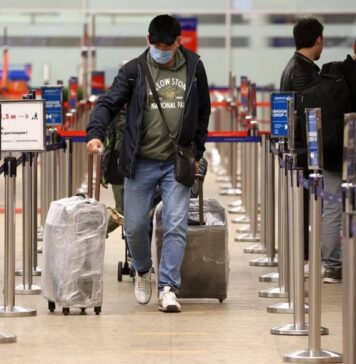 Россия ограничивает авиасообщение с Турцией и закрывает с Танзанией