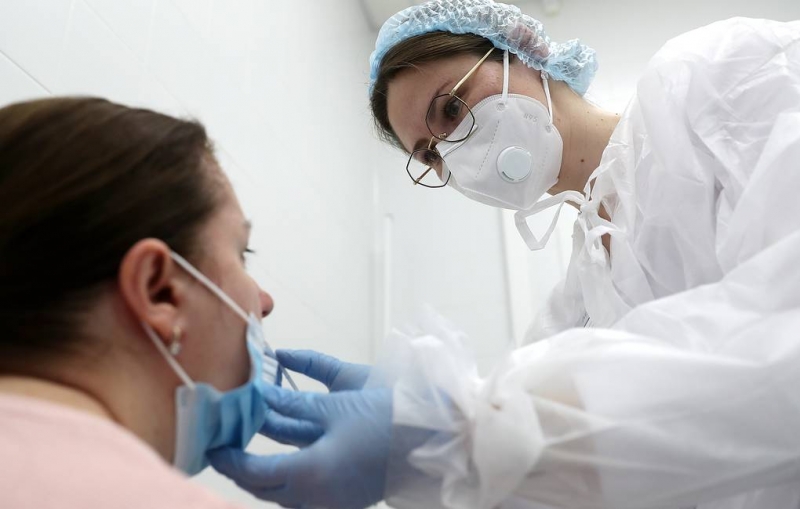 Россиян, прибывающих из Турции и Танзании до 1 мая, обязали дважды сдать тест на COVID-19

