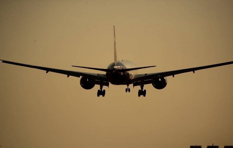 Самолет Azur Air, экипаж которого сообщил о разгерметизации кабины, сел в аэропорту Сочи