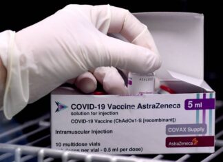 Times: британский регулятор может ограничить использование вакцины AstraZeneca