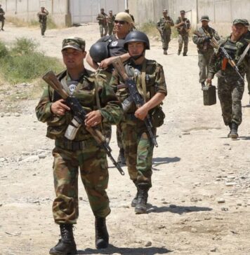 В Киргизии сообщили о трех убитых пограничниках в конфликте с Таджикистаном