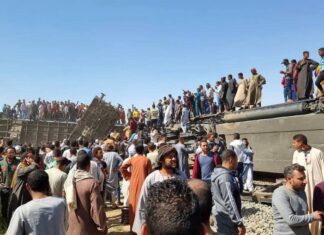 В прокуратуре Египта назвали причину столкновения двух поездов