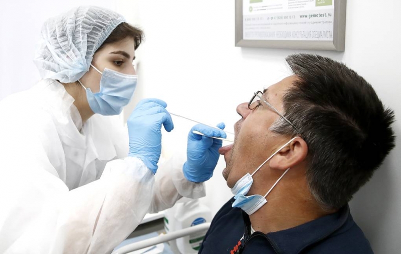 В Роспотребнадзоре разъяснили новые правила для прибывающих в страну россиян