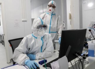 В России зарегистрировали 277 смертей из-за коронавируса за сутки. Это минимум с 9 ноября