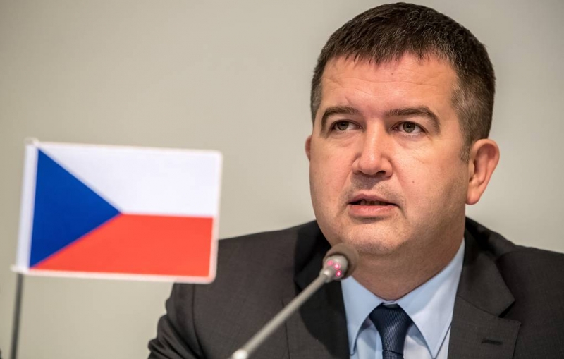 Вице-премьер Чехии заявил, что Земан зря упомянул о второй версии по инциденту во Врбетице

