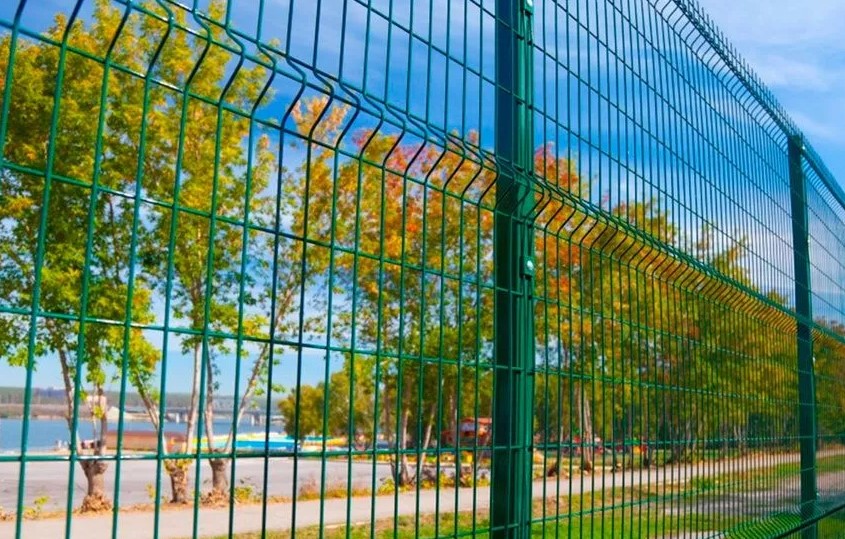 Забор из сетки: плюсы