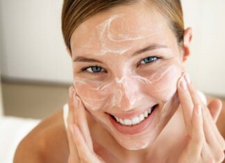 Как правильно делать пилинг лица