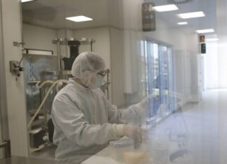 Эксперт предупредил об угрозе COVID-26 и COVID-32