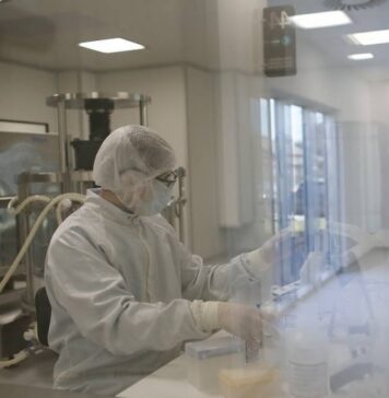 Эксперт предупредил об угрозе COVID-26 и COVID-32