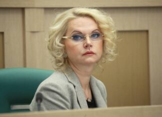Голикова рекомендовала привитым от COVID-19 делать ПЦР-тест по возвращении из-за границы