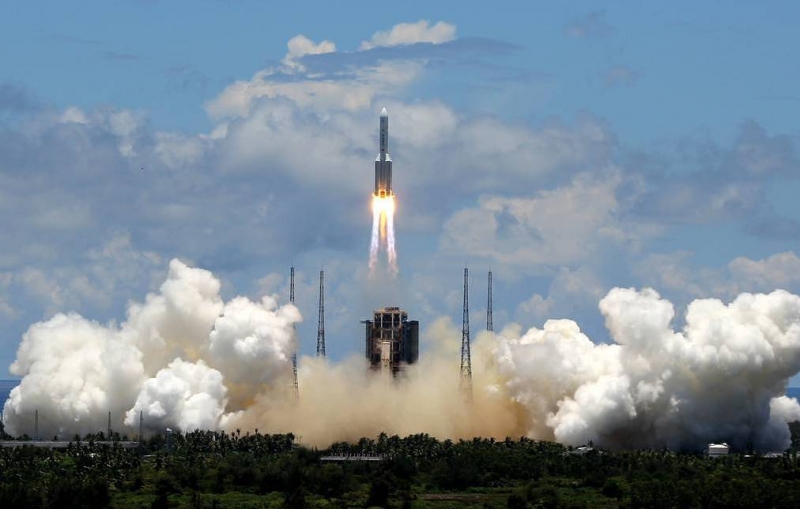 Китайский космический аппарат успешно сел на поверхность Марса