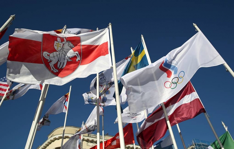 Мэрия Риги заменила флаги России на чемпионате мира по хоккею на символику ОКР

