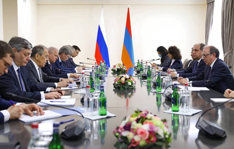 Нормализация в Карабахе и мания безнаказанности в ЕС. О чем говорил Лавров в Ереване