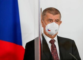 Премьер Чехии обсудит с главой Минюста ее заявление о версиях событий во Врбетице