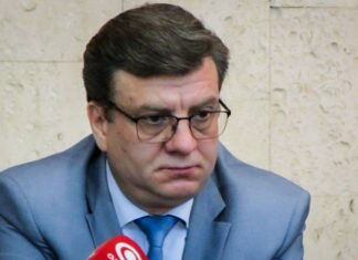 Пропавшего в лесу главу Минздрава Омской области разыскивают около 100 человек