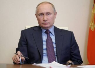 Путин пригласил Жапарова посетить Россию