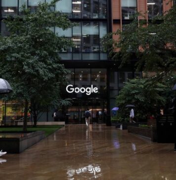 Роскомнадзор потребовал от Google снять ограничения с мобильного приложения «Улица героев»