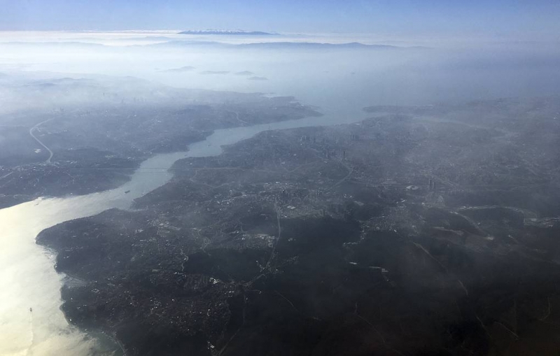 СМИ: движение судов через Босфор приостановлено из-за аварии танкера