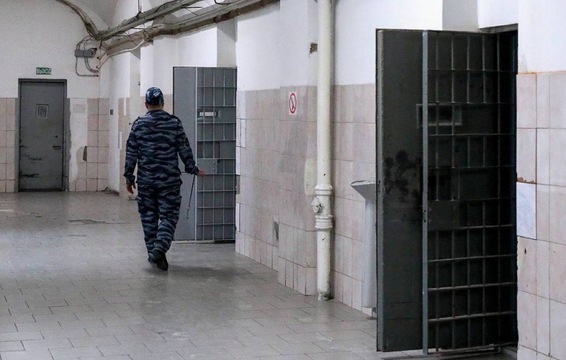 Суд приговорил к 17 и 14 годам колонии экс-сотрудников МВД по делу об отравленных письмах