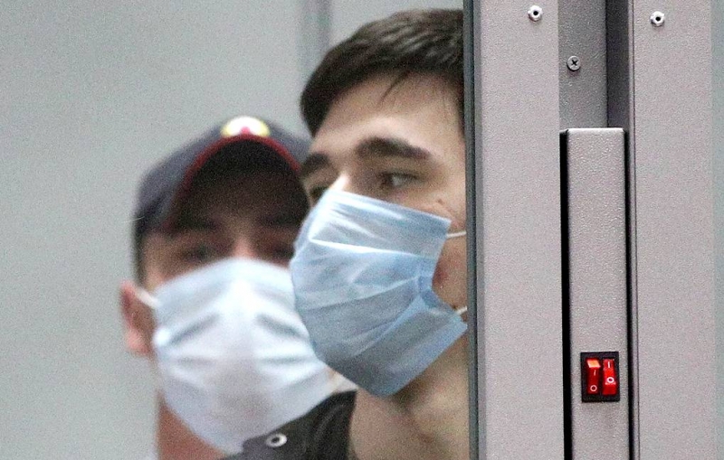 Суд в Казани арестовал на два месяца обвиняемого в нападении на школу