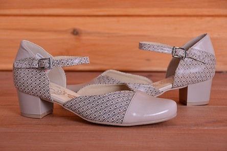 Где удачно купить женские туфли