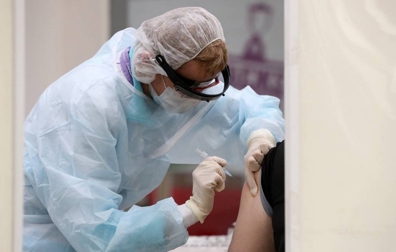 В центре Чумакова не исключают трехкратную вакцинацию от коронавируса "Ковиваком"

