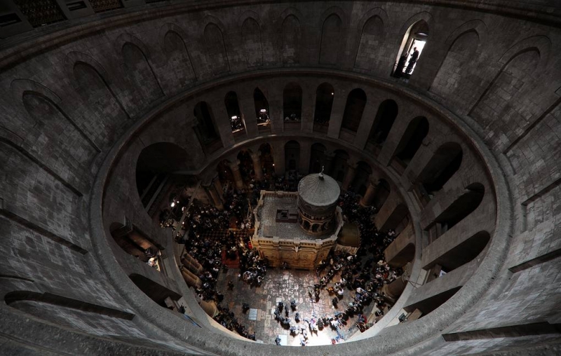 В Иерусалиме сошел Благодатный огонь