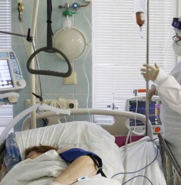 В России за сутки выявили 9 694 заразившихся коронавирусом. Это максимум с 19 марта