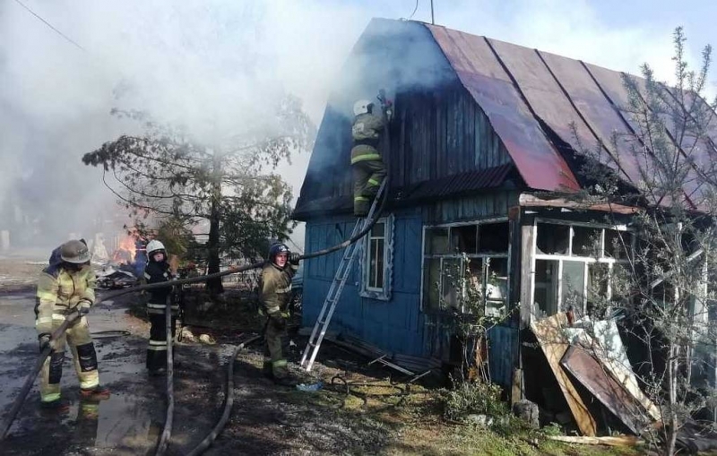 В Свердловской области сгорели 13 садовых домов


