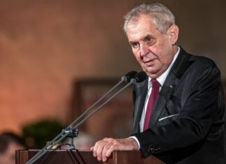 Земан: взрывы в Чехии могли быть устроены с целью скрыть недостачу на складах боеприпасов