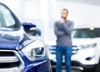 Почему подержанный автомобиль стоит покупать в автоцентре