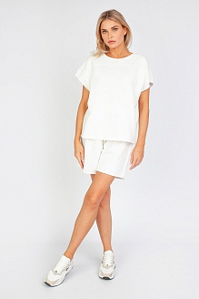 Как и с чем носить футболку? 5 стильных идей на каждый день