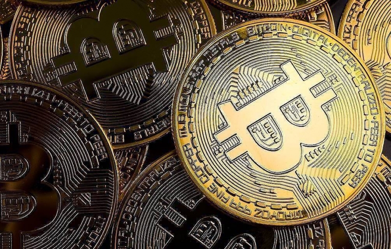 Биткойн растет более чем на 10%

