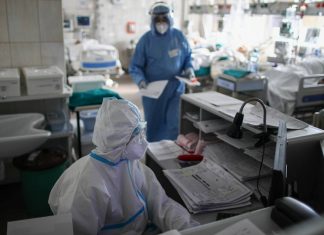 Центр им. Гамалеи сообщил, что коронавирус «молодеет»