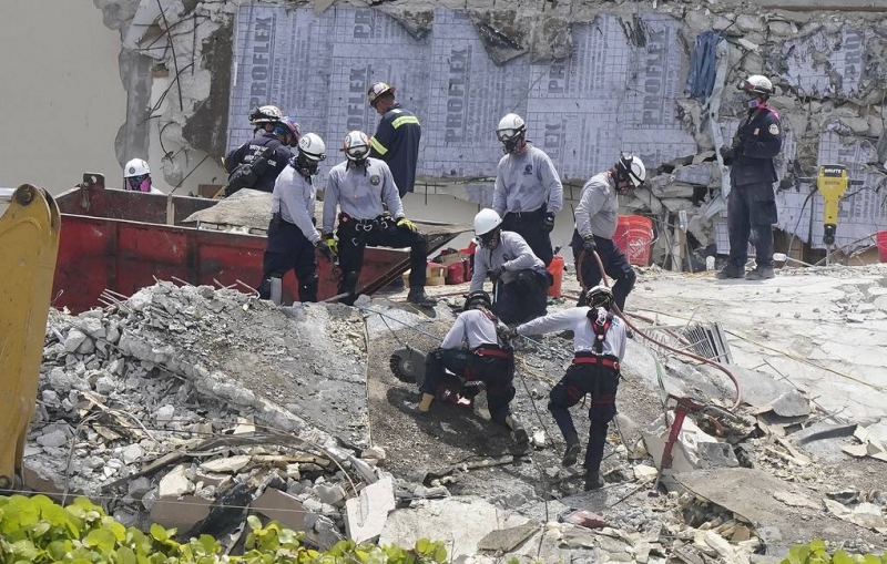 Число погибших при обрушении дома во Флориде выросло до 11

