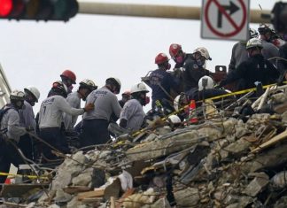 Число погибших при обрушении дома во Флориде выросло до 12