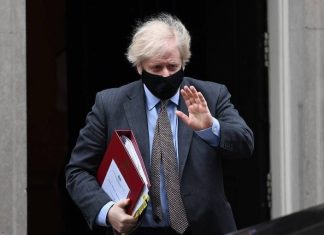 Джонсон заявил, что связанные с пандемией ограничения в Англии снимут 19 июля