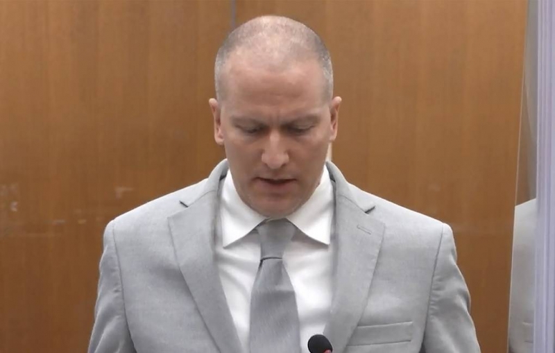 Экс-полицейский Шовин получил 22,5 года тюрьмы за убийство Флойда