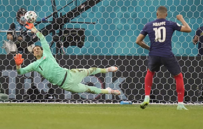 Фантастический вылет.
Действующие чемпионы мира французы проиграли в 1/8 финала Евро