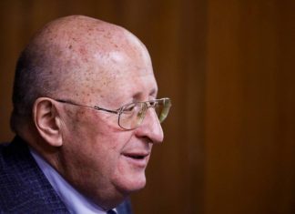 Гинцбург призвал граждан, в том числе вакцинирующихся от COVID-19, избегать перегрева