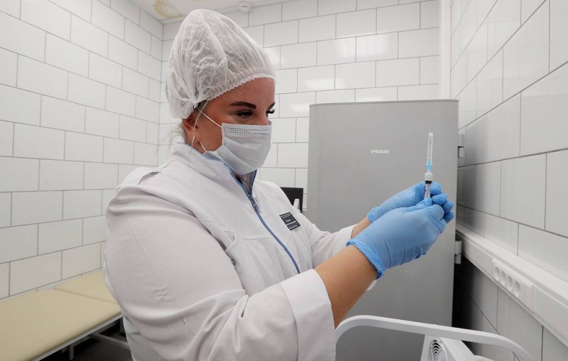 Главный санитарный врач Москвы обязал провести вакцинацию 60% работающих москвичей