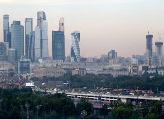 Инфляция в России в 2021 году может превысить прогноз в 4,3%