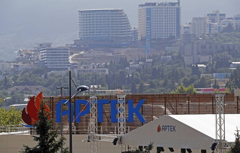 Коронавирус подтвердили у 12 детей в "Артеке"