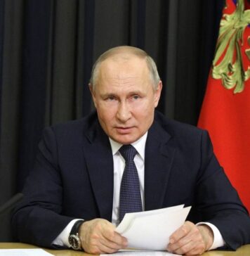 Путин предложил наделить Генпрокуратуру правом представлять Россию в иностранных судах