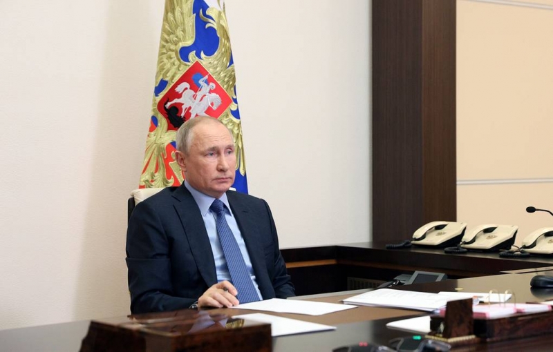 Путин заявил, что ситуация с коронавирусом в нескольких регионах обострилась